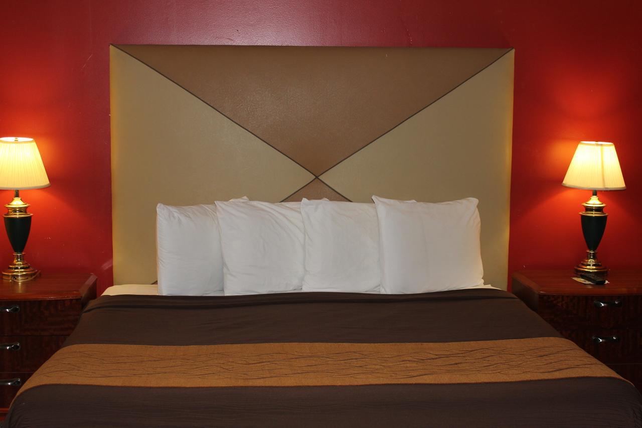 Econo Lodge Oskaloosa Eksteriør bilde