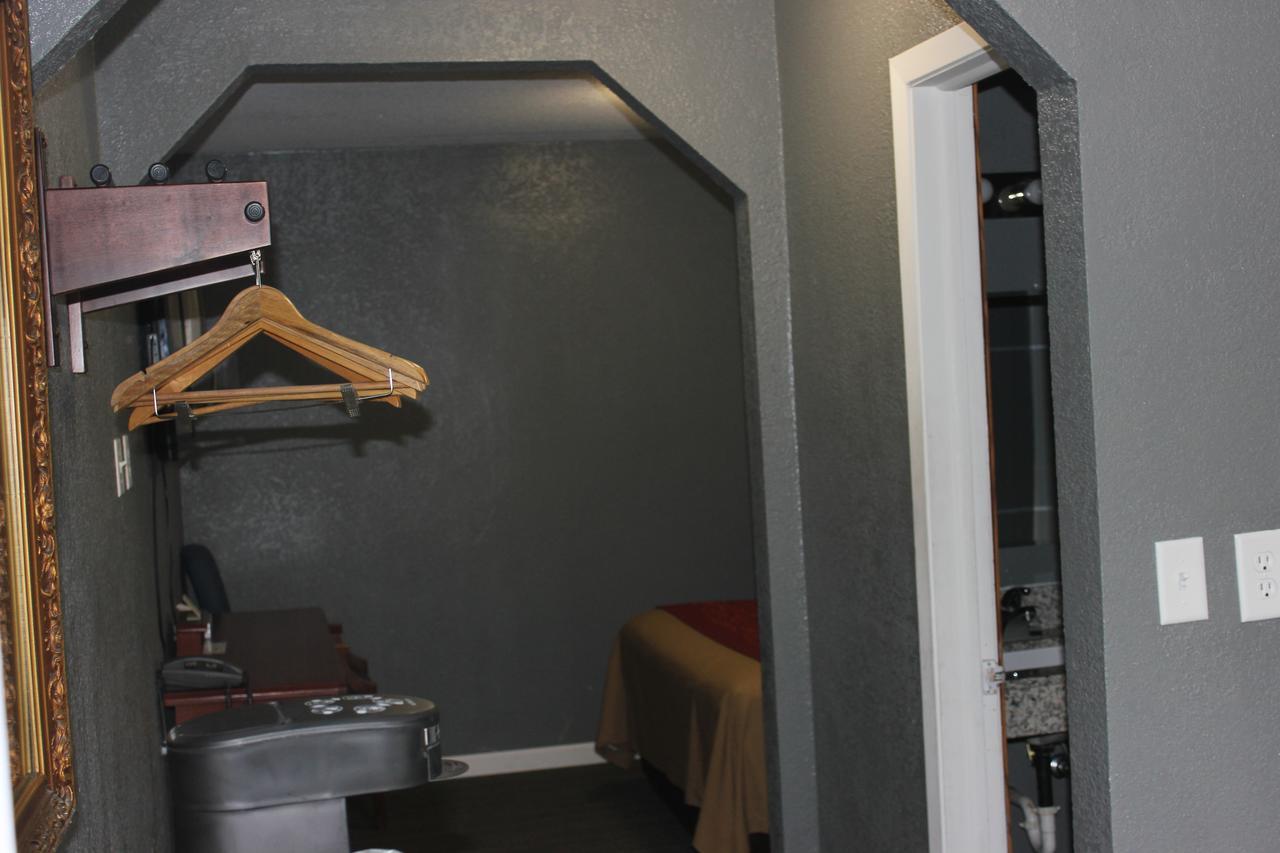 Econo Lodge Oskaloosa Eksteriør bilde