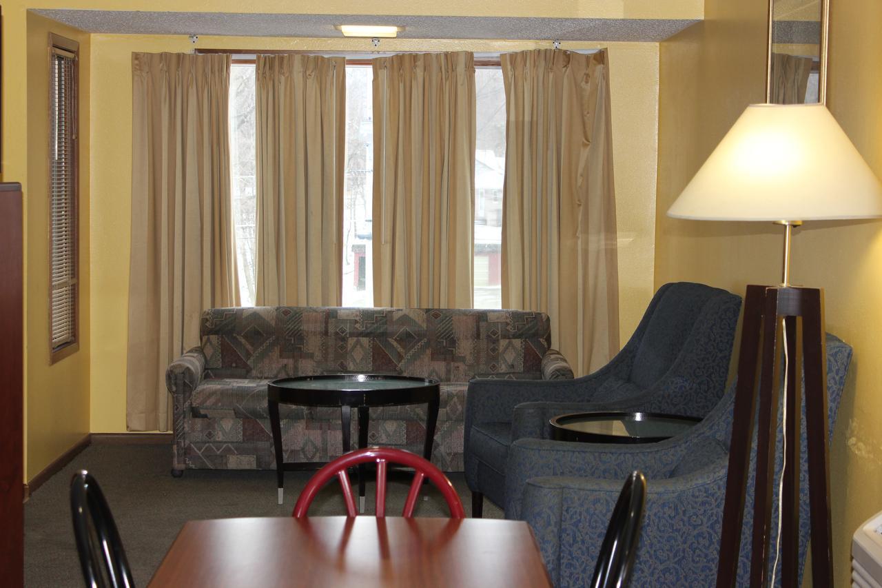 Econo Lodge Oskaloosa Eksteriør bilde